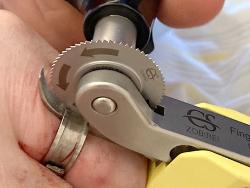 Zusatzausrüstung – Fingerringsäge